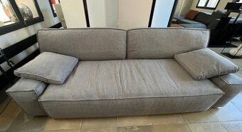 Cassina Sofa - Můj svět 244 Philippe Starck Poslouchejte
