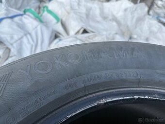 Gumy Yokohana 285/60 r18 - 1