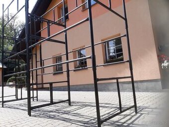 Lešení až do výšky 7,5 metrů -ocelové rámy