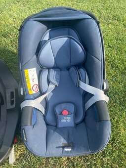 Dětská autosedačka - vajíčko Britax Römer BABY-SAFE i-SIZE,