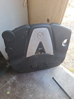 Kryty motoru mercedes