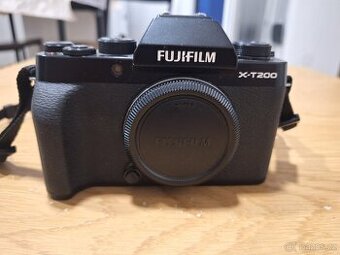 FujiFilm X-T200 (bezzrdcadlovka)