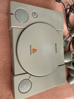 PlayStation 1 FAT + 3 originál hry a 6 dalších