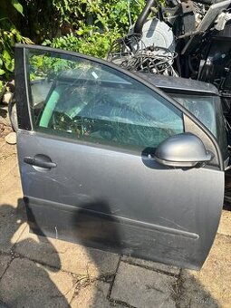 Vw Golf V kufr a PP dveře - 1