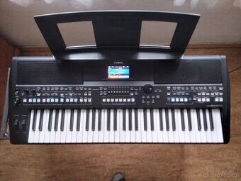 Yamaha PSR SX600