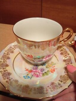 Hrnečky s talířky