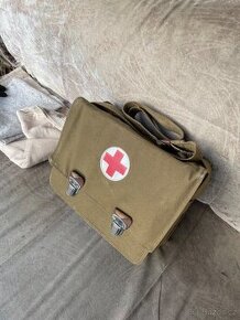 Prodám lékárničku, vojenská taška ČSLA kompletně vybavená