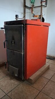 Kotel na tuhá paliva