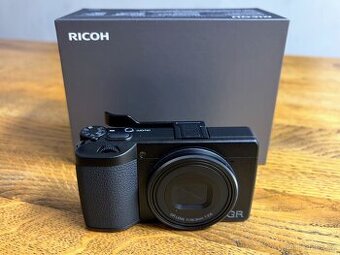 Ricoh GR IV