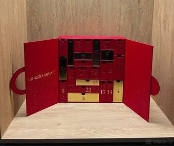 Adventní kalendář Giorgio Armani 2024