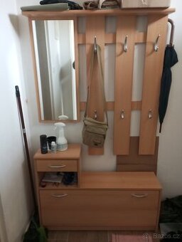 Předsíňová stěna s botníkem