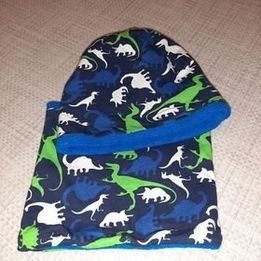 Nákčník a čepička