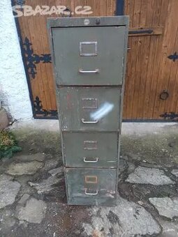 Stary vojensky zasuvkovy regal, poradac KOVONA