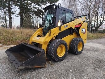 Nakladač CAT 262D3, posledný model. Plná výbava. ŠPZ.