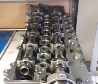 Volvo hlava motoru D5 136 kw