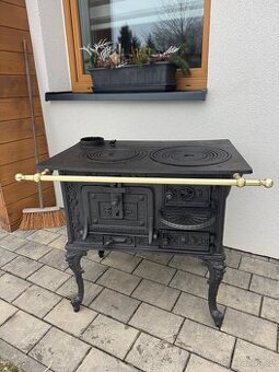 Litinový starožitný sporák - 1