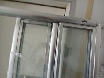 ROHOVÁ SPRCHOVÁ ZÁSTĚNA HUPPE