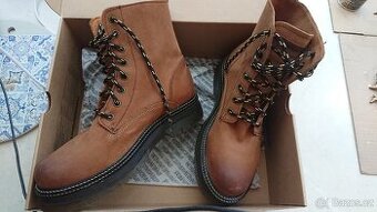 Kožené boty zn. WEINBRENNER.