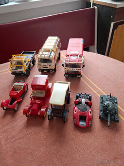 Prodám modely automobilů Monti systém,Burago,Směr