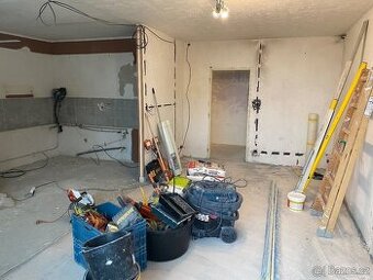 Rekonstrukce bytu, koupelen, zateplení, fasády, garáže ploty