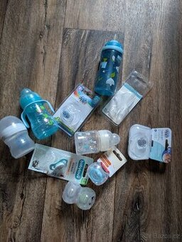 Mix lahví a dudlíků