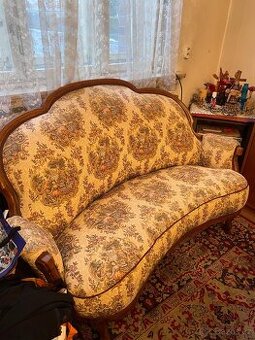 Starožitná sofa (gauč)