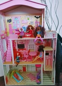 Dřevěný domek pro panenky+barbie