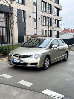 Honda Civic 8 1.8i Sedan 88tis.km jako nové