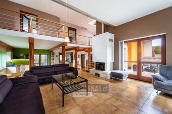 Prodej moderního rodinného domu, 261 m2 - Dubné