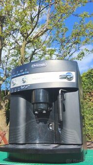 Plnoautomat kávovar DeLonghi Magnifica ESAM 3000 - černý
