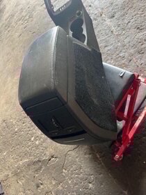 Kožena loketní opěrka Škoda Octavia