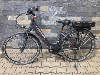 Dámské elektrokolo - najeto pouze 18km