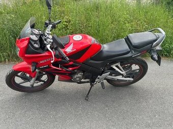 Silniční motorka Honda Cbr 125 r