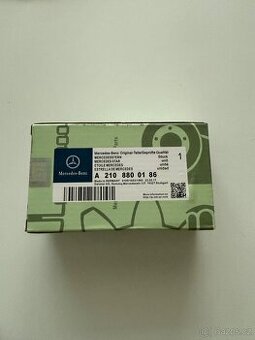 Mercedes logo na kapotu