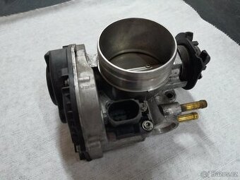 Škrtící klapka 2.3 V5 vw golf