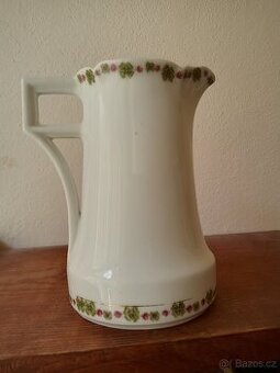 Porcelánová konvička 2. pol. 19. stol