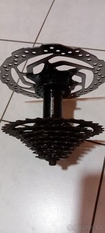 Zadní naboj Shimano