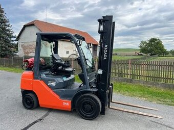 Vysokozdvyžný vozík Toyota 25, rok 2018