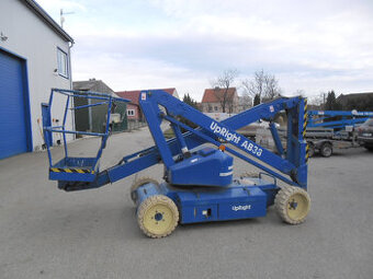 Kloubová pracovní plošina UpRight AB38