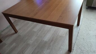 Velký jídelní stůl IKEA Bjursta