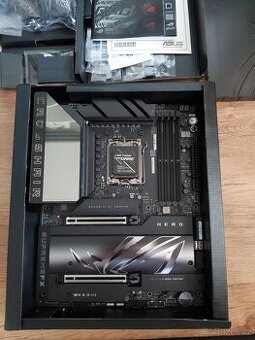 ASUS ROG CROSSHAIR X870E HERO