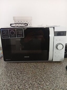 Prodám  novou mikrovlnku Sencor 7 měsíců stará  nová nová