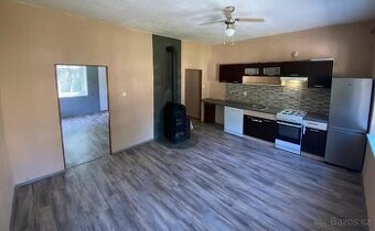 Pronájem bytu ve zděném domě 3KK + dílna