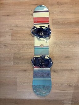 Snowboard K2 + vázání K2 Charm (Komplet)