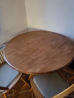 Kuchyňský stůl +4židle,dubové dřevo;průměr 1m,cena 2500,-