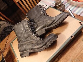 VOJENSKÉ BOTY