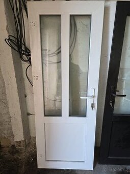 Plastové dveře bez zárubně