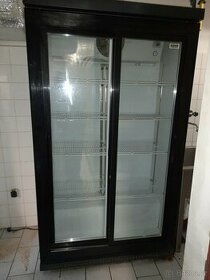 Prosklená lednice / chladící vitrína