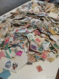 Poštovní známky - 1,1 kg - Celosvetové - Staré rozneho stavu