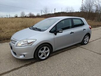 Toyota Auris 1.6 VVT-i AC 6 Kvalt 8/2011